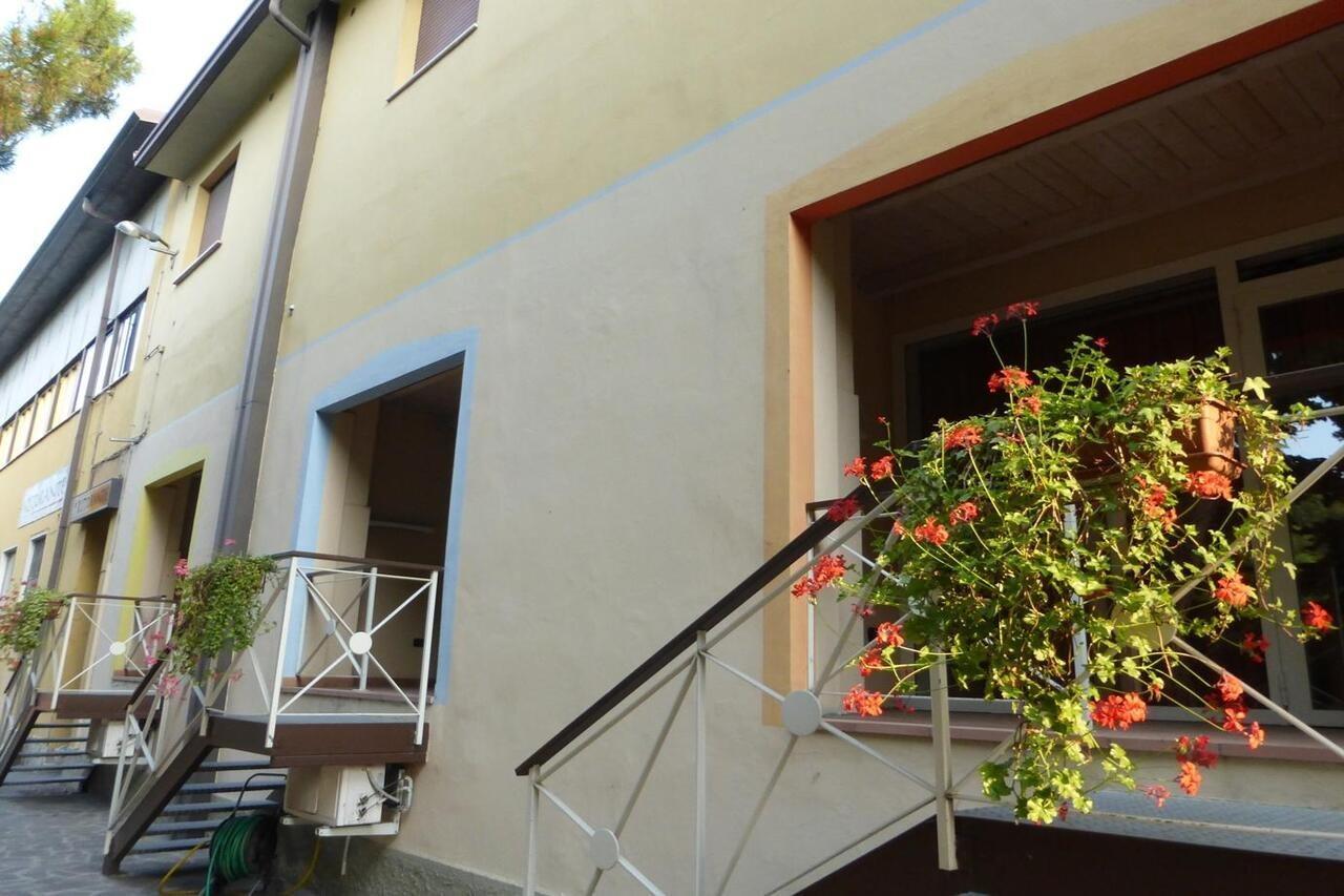 Hotel La Passeggiata Desenzano del Garda Exterior photo