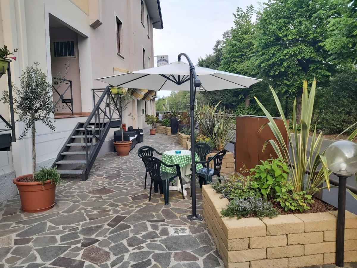 Hotel La Passeggiata Desenzano del Garda Exterior photo