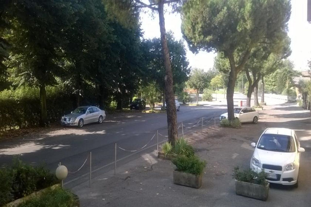 Hotel La Passeggiata Desenzano del Garda Exterior photo