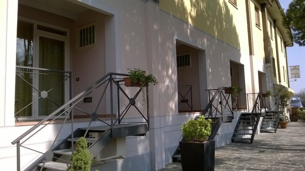 Hotel La Passeggiata Desenzano del Garda Exterior photo